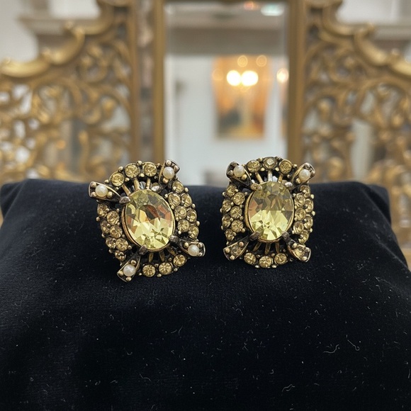 Hollycraft Jewelry - 1950s Holly craft Vintage Style Rhinestone Clip-On Earrings stamped both ends